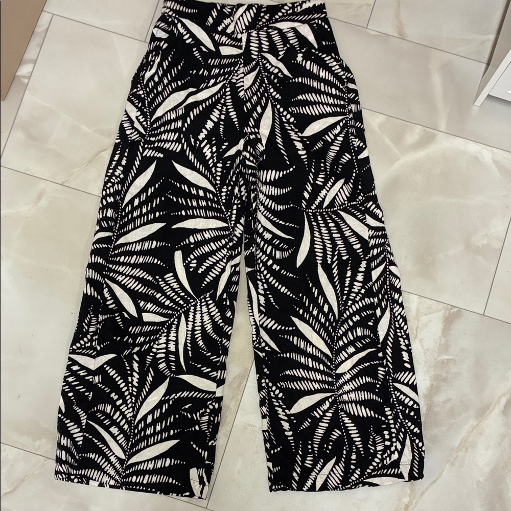 Panama Jack Black & White Tropical Wide-Leg Pants